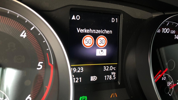 VW Arteon Verkehrszeichenerkennung 2
