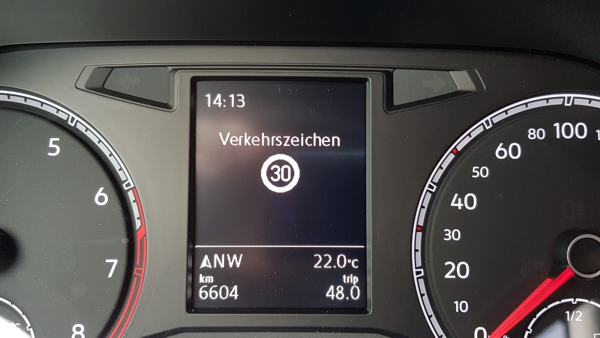 VW T-Roc A1 Verkehrszeichenerkennung - Carat-Garage