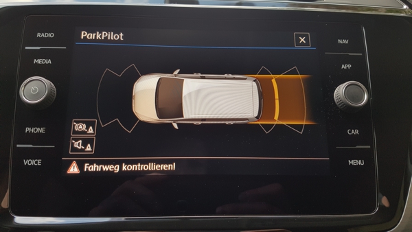 VW Touran 5T Einparkhilfe vorne + hinten optische Darstellung Nachrüstpaket