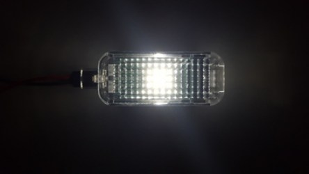 A7-Fussraumbeleuchtung-vorne-weiss