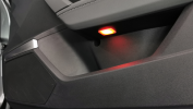 Audi_A3_8Y_LED_Ablagefachbeleuchtung_mehrfarbig_RGB_rot