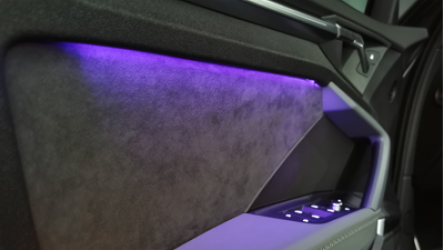 Audi_A3_8Y_Limousine_Sportback_LED_Modul_violette_Ambientebeleuchtung